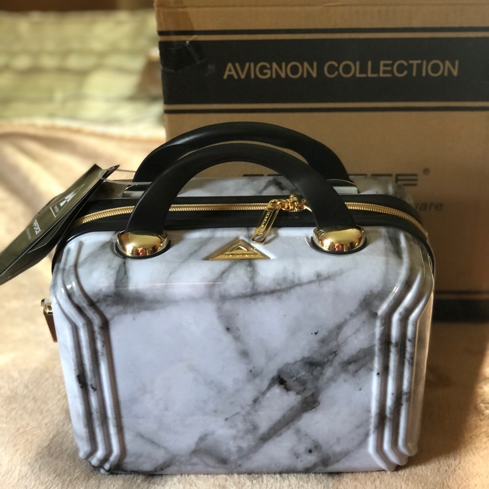 Triforce hard sided beauty case